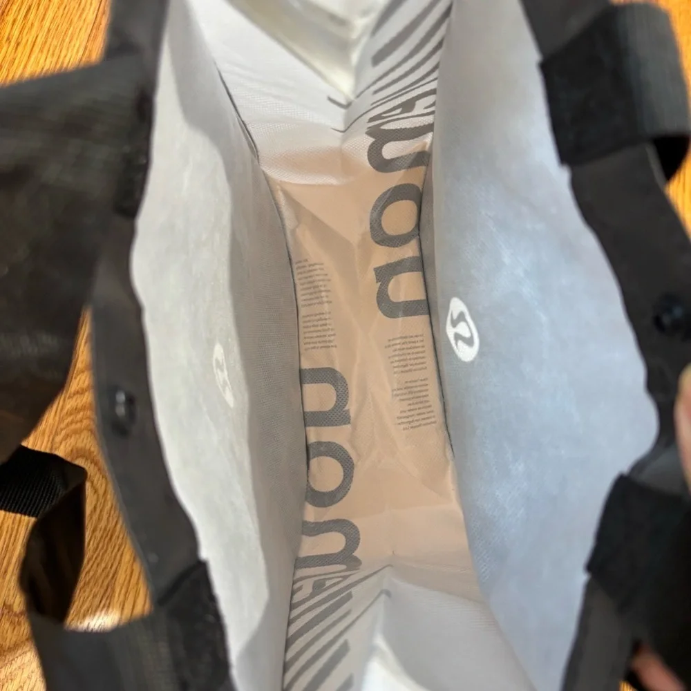 lululemon athletica Holiday Special Edition Small Reusable Tote Carryall Gym Bag